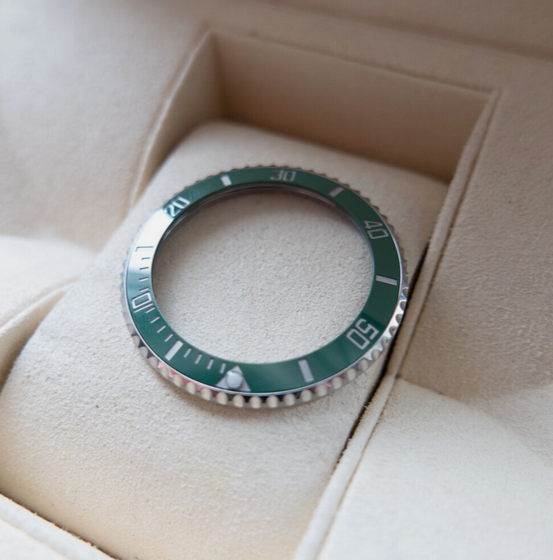 Ceramic and Stainless Steel Bezel Rolex Submariner 116610 LV Hulk Starbucks 40mm - Image 4