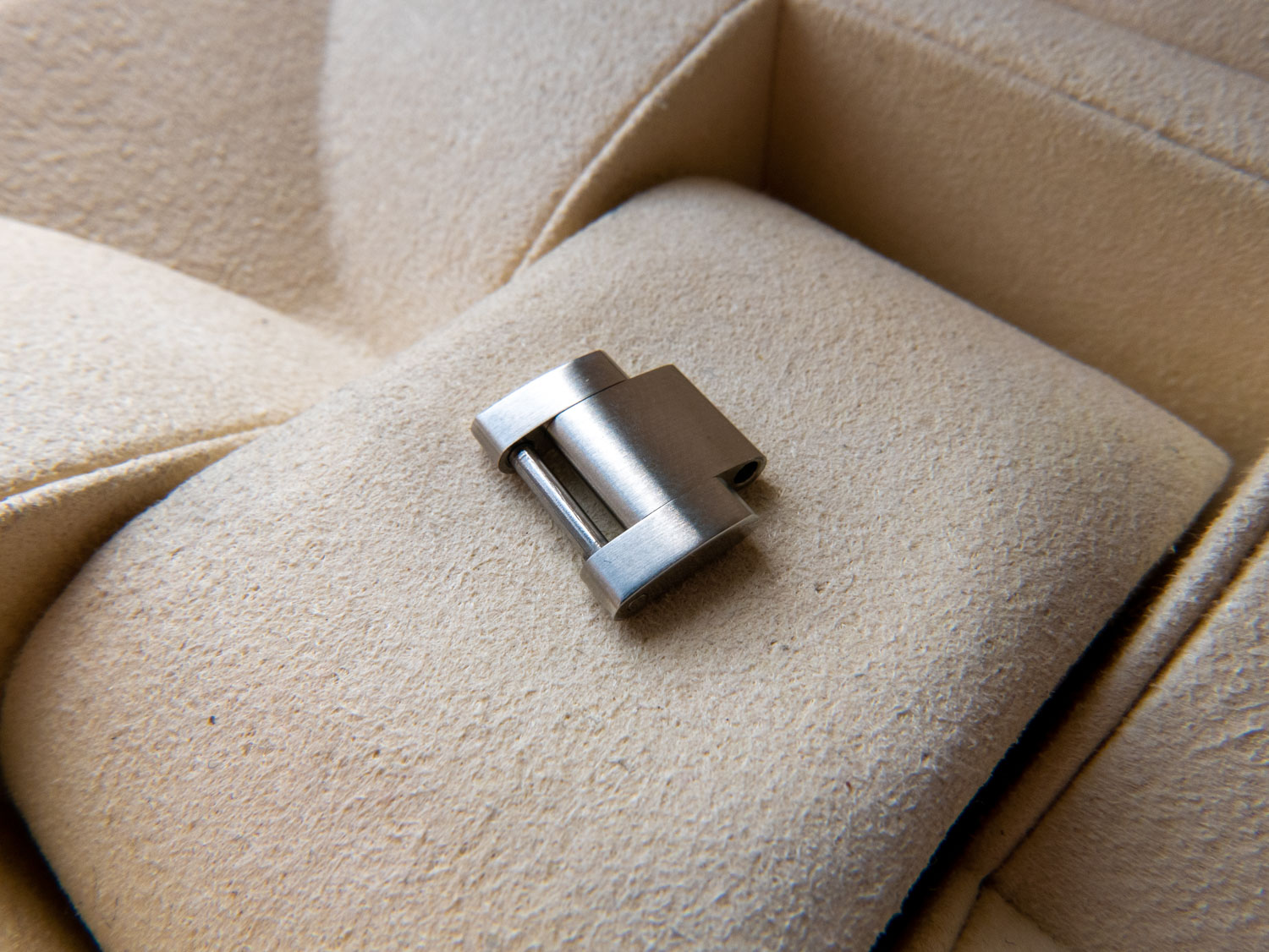 Genuine Rolex Submariner Oyster Bracelet Link - 16610 - Image 2