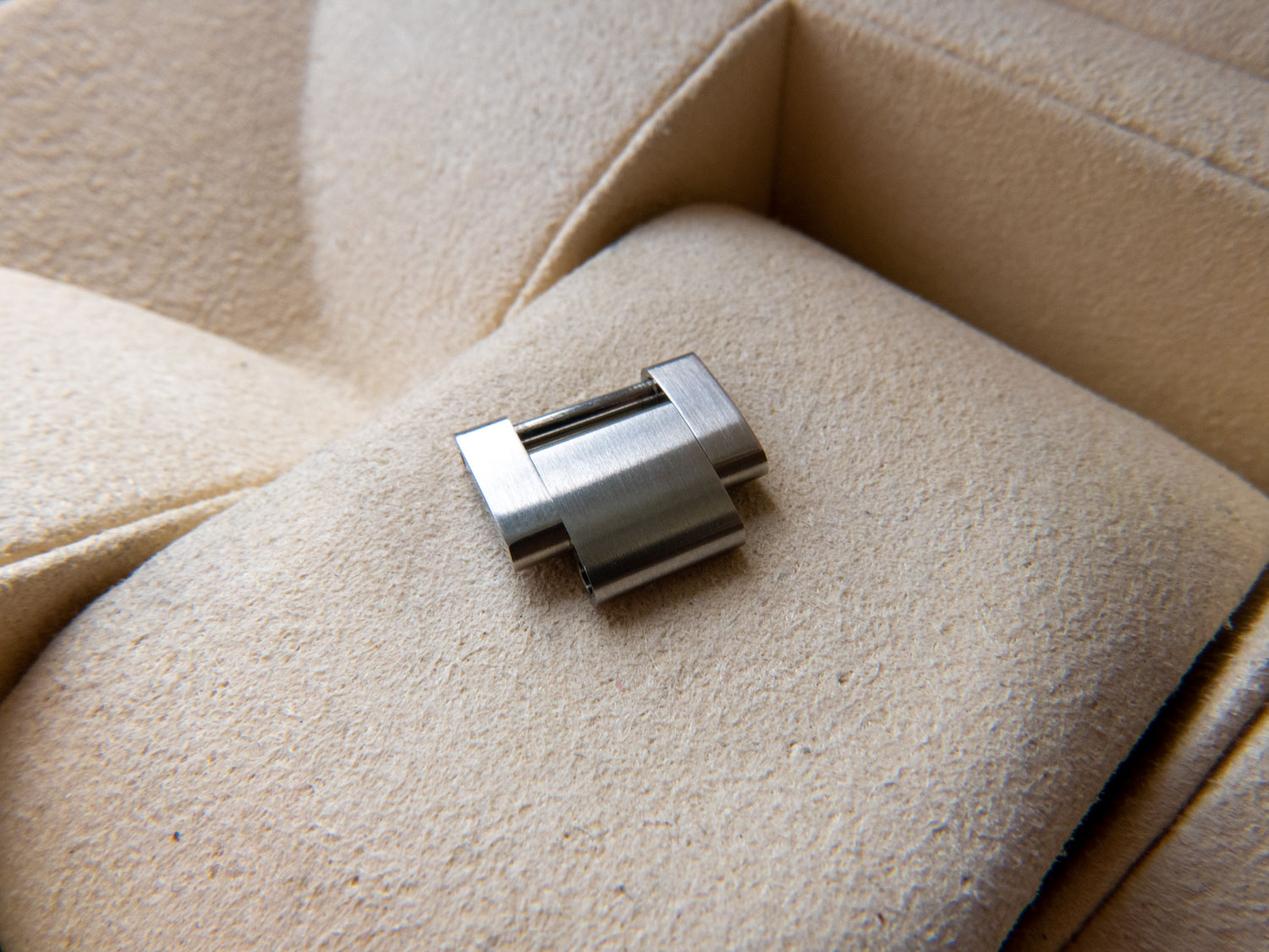 Genuine Rolex Submariner Oyster Bracelet Link - 16610 - Image 3