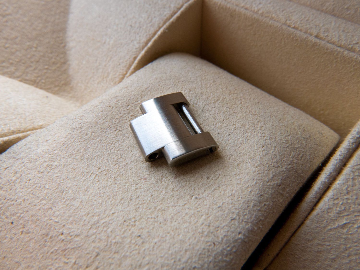 Genuine Rolex Submariner Oyster Bracelet Link - 16610 - Image 4