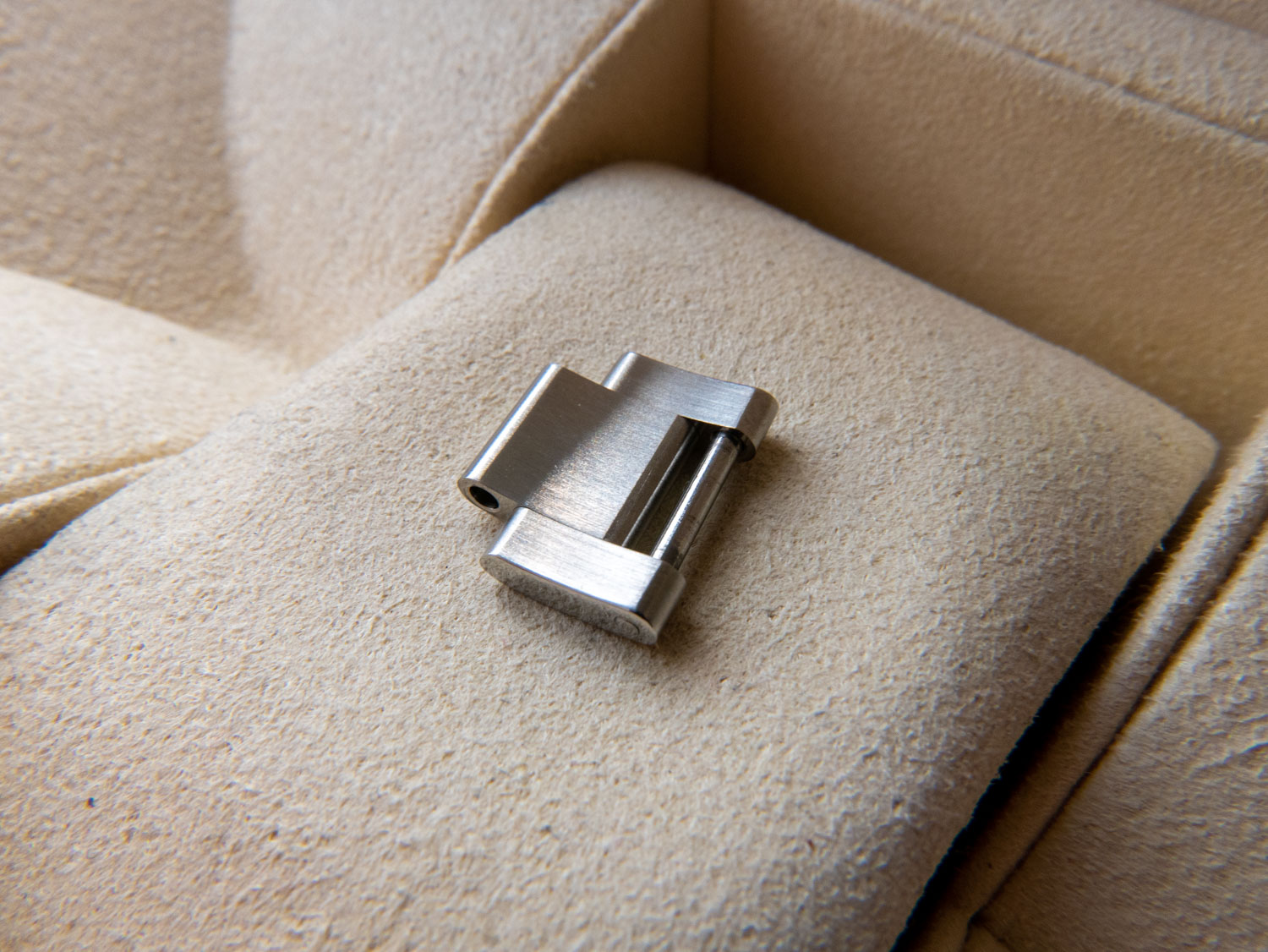 Genuine Rolex Submariner Oyster Bracelet Link - 16610 - Image 5