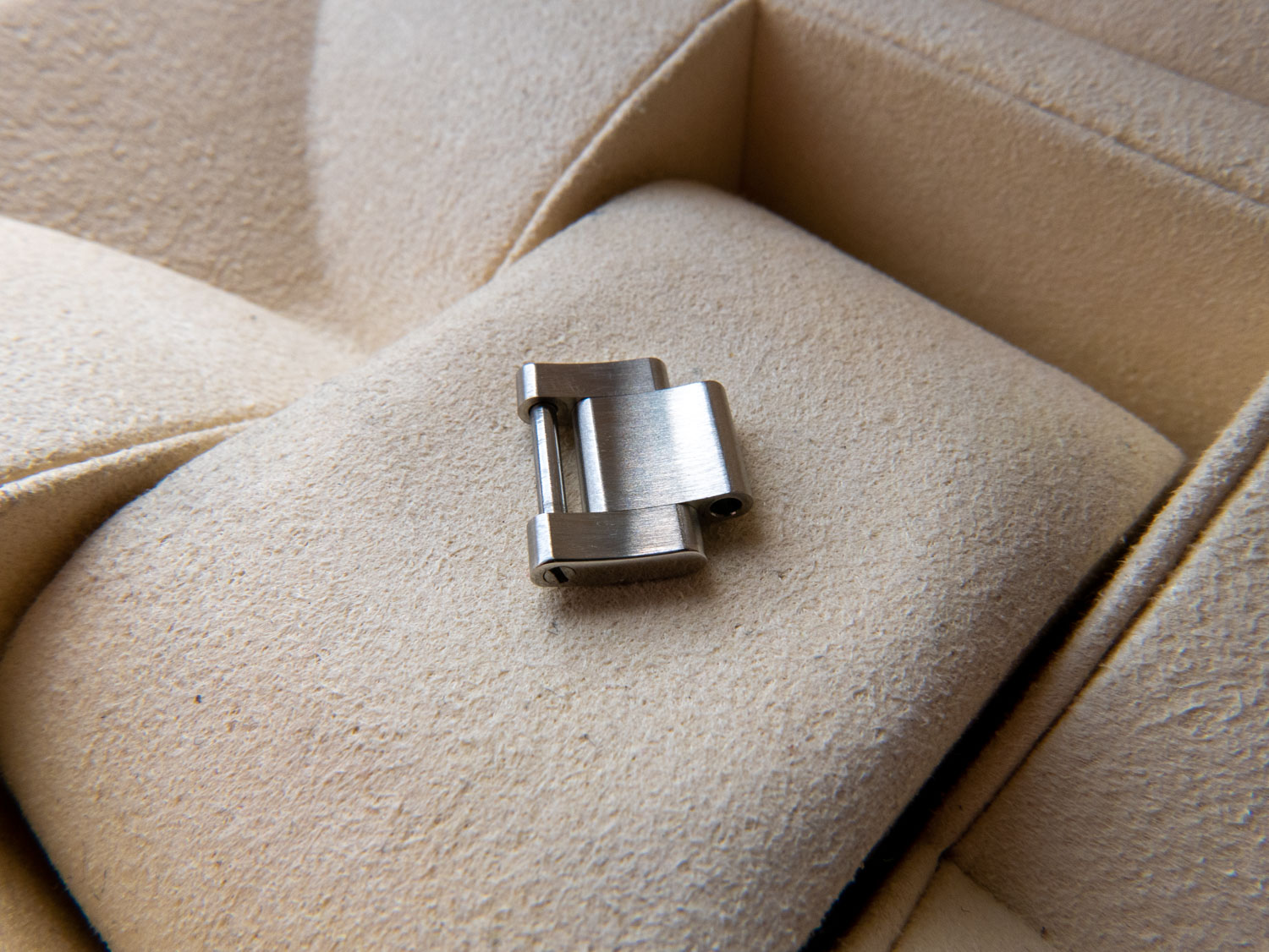 Genuine Rolex Submariner Oyster Bracelet Link - 16610 - Image 6