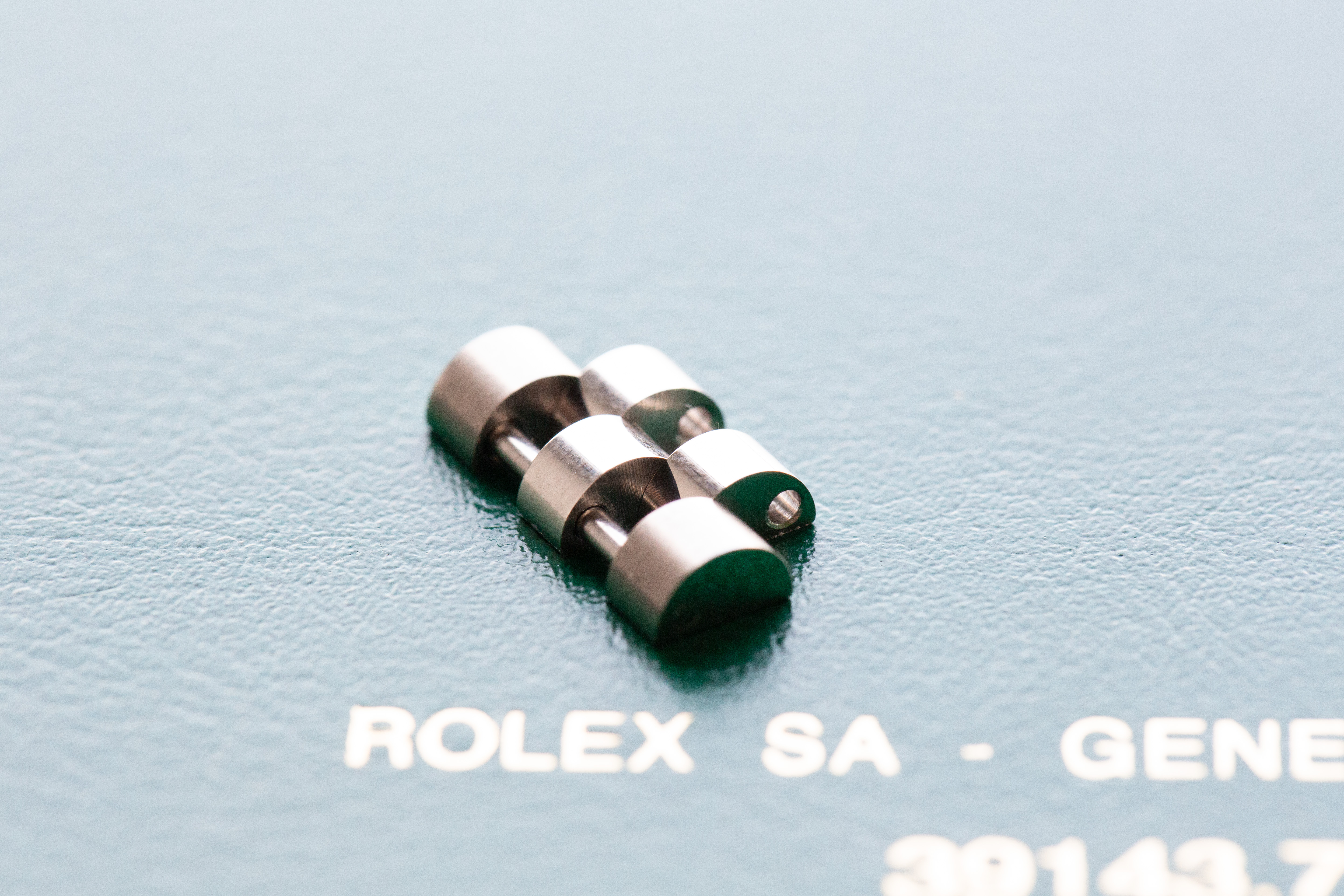 GENUINE ROLEX GMT MASTER II 2 LINK (BIG SCREW) 15.5mm Ceramic 126710 Pepsi & Bat - Image 2