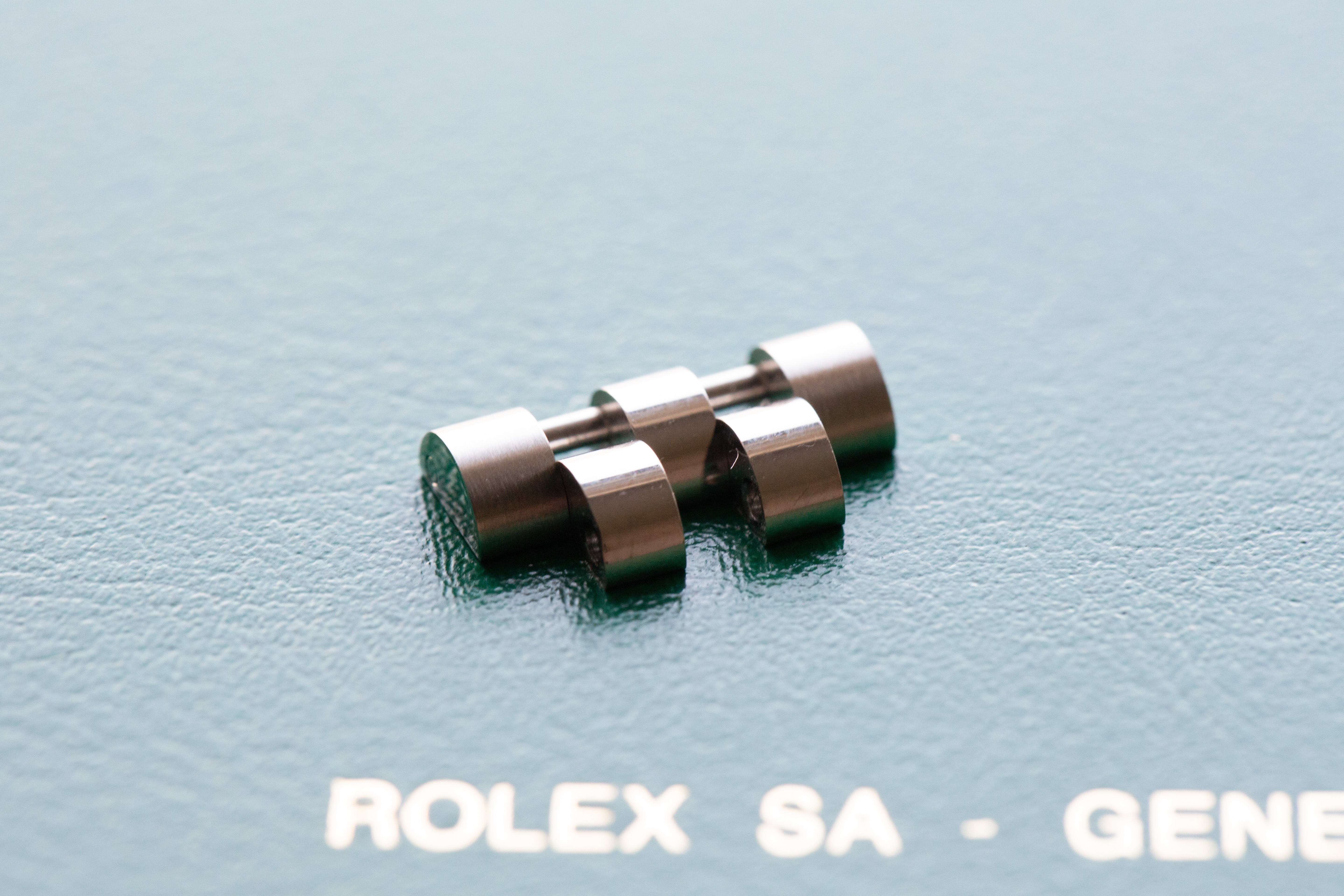 GENUINE ROLEX GMT MASTER II 2 LINK (BIG SCREW) 15.5mm Ceramic 126710 Pepsi & Bat - Image 3